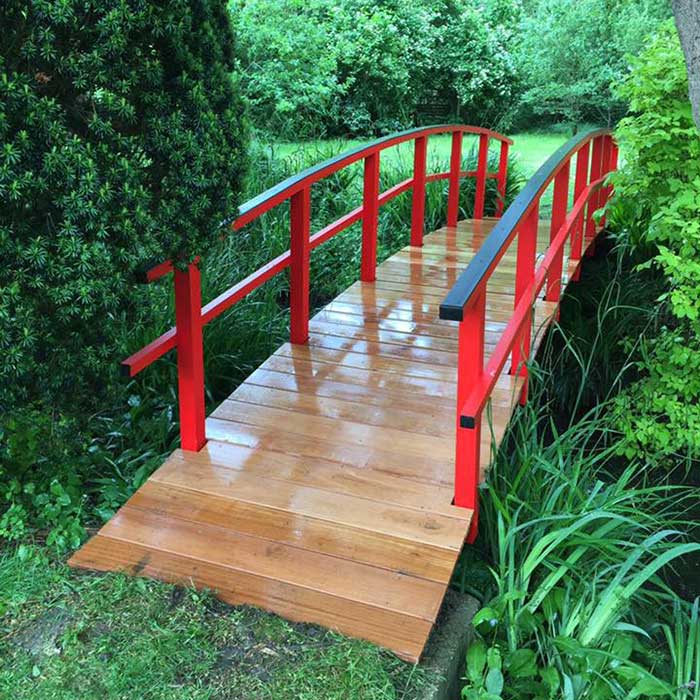 Balau Hardwood Bridge With Metal Balustrade - Brighton